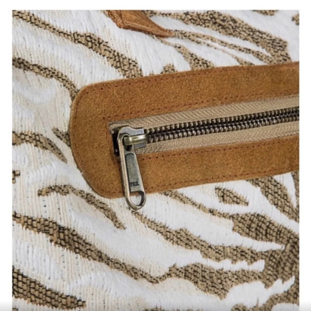 NWOT Beautiful HANDMADE Ruggine Tiger Motif Boho Bag - Picture 12 of 13